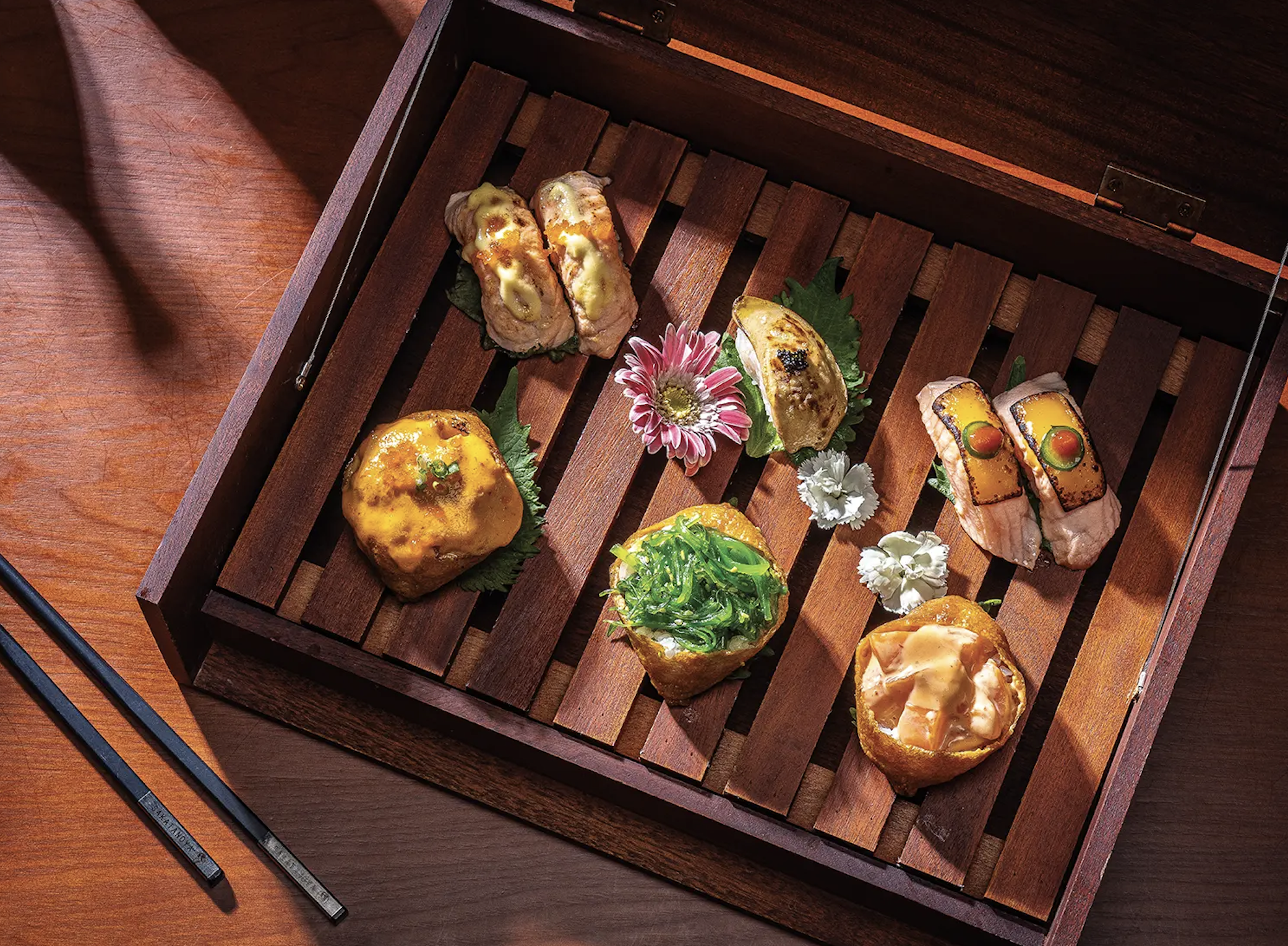 https://www.stlmag.com/dining/restaurant-reviews/sakatanoya-revolving-sushi-ramen-bar-delmar-loop/